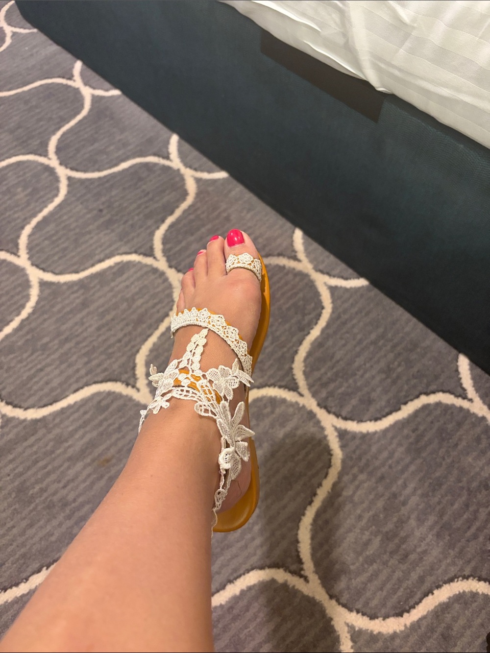 Lace Floral Toe-Ring Sandals in White and Tan - Women's Summer Footwear - Picture 2 of 3